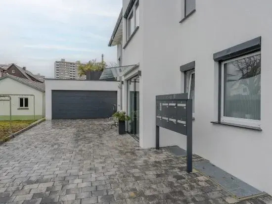 EXQUIS Luxus Apartment USM I Kamin I Terrasse I Parkplatz I Mercedes — 4-Star Luxury Hotel in Boeblingen, Germany
