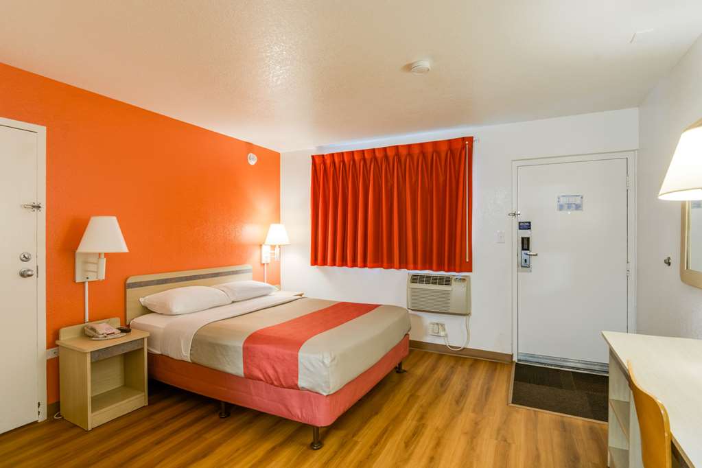 Motel 6 Schiller Park IL Chicago O'Hare - photo 10