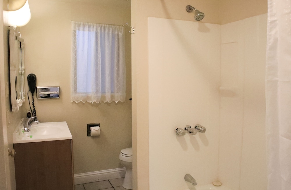 Carmel Resort Inn - photo 75