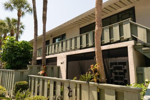 West Bay Cove 226 in Holmes Beach, United States