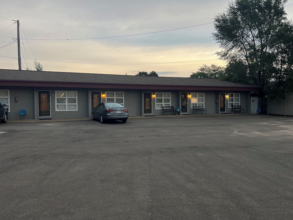 Welch Motel - photo 13