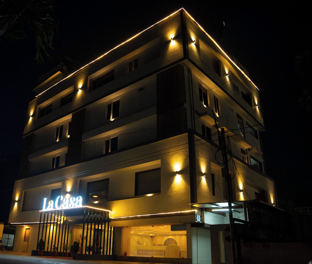 Hotel La Casa in Vijayawada, India