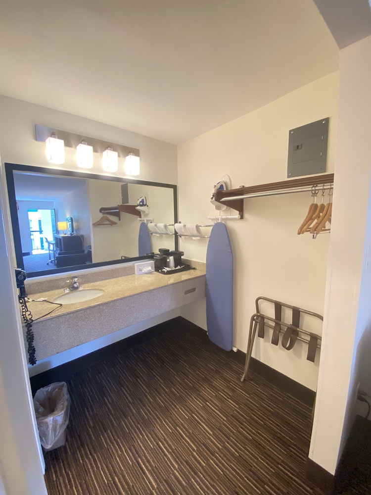 Garden State Inn - photo 16