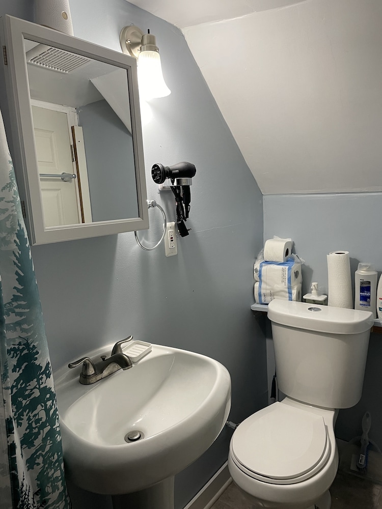 Downtown Suite Close to Topgolf Horseshoe Casino UM Baltimore - photo 13