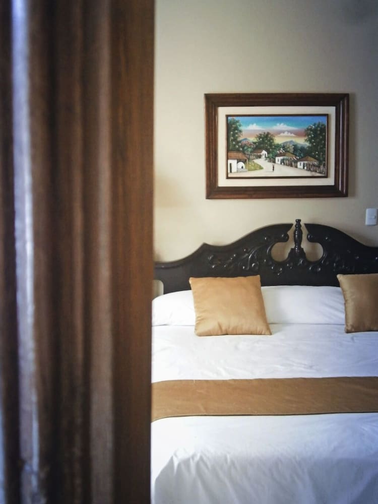 Hotel Elvir — Santa Rosa De Copan — photo 2