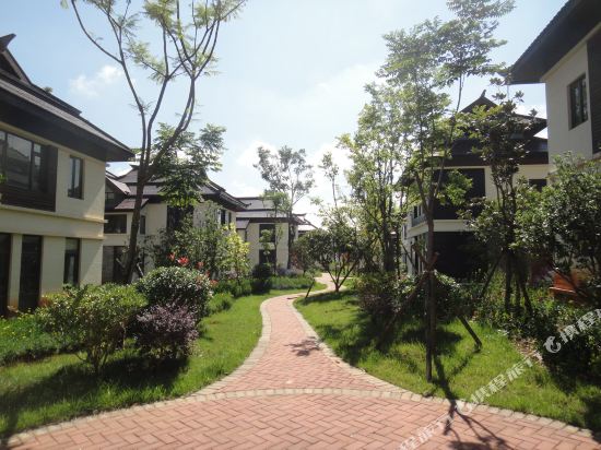 blue sky Hotel — hotel in Shilin