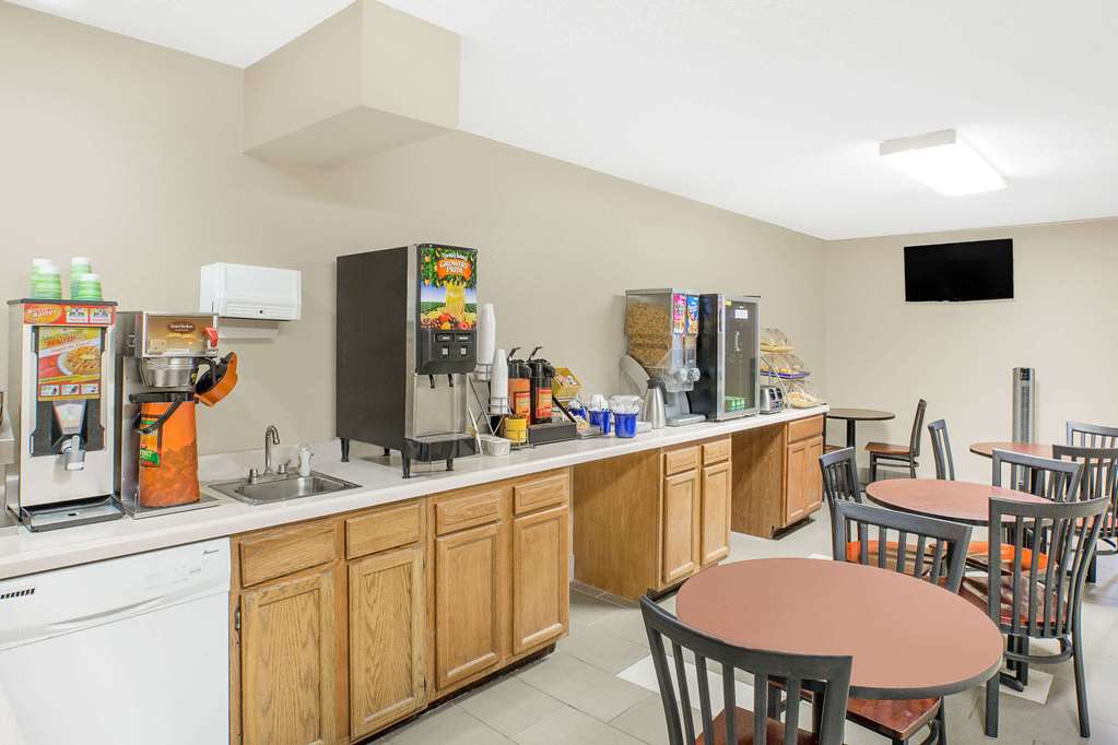 Days Inn by Wyndham York - photo 16