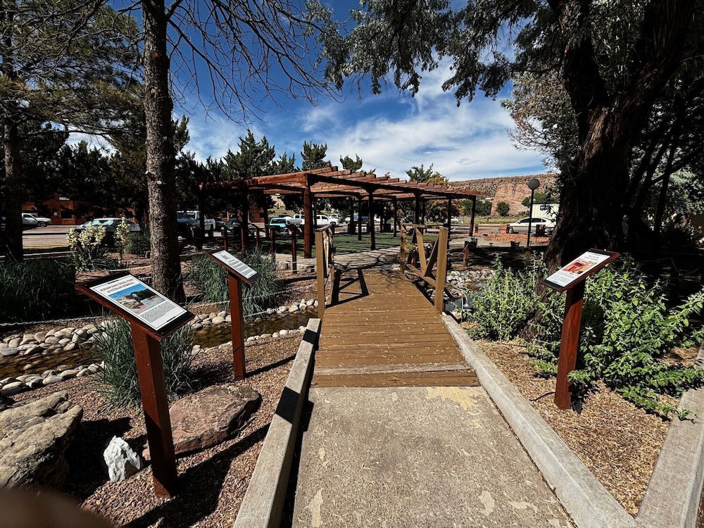 Navajo Nation Inn - photo 20