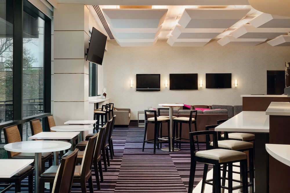 Courtyard by Marriott New York JFK Airport - photo 35