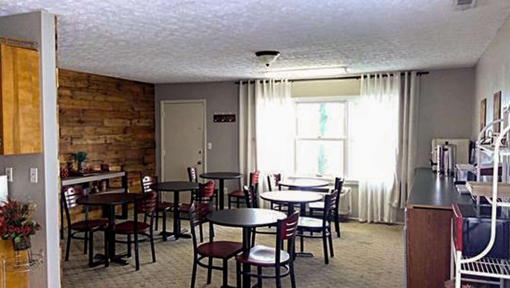 Sunrise Inn Williamstown - photo 24