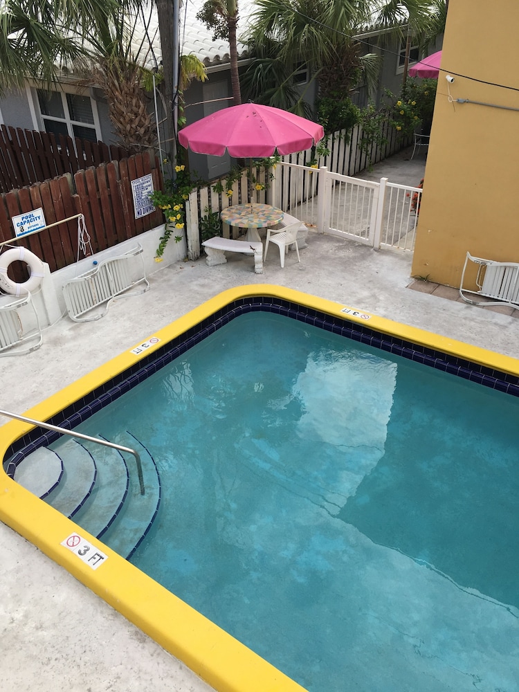 Dee Jay Beach Resort - photo 26