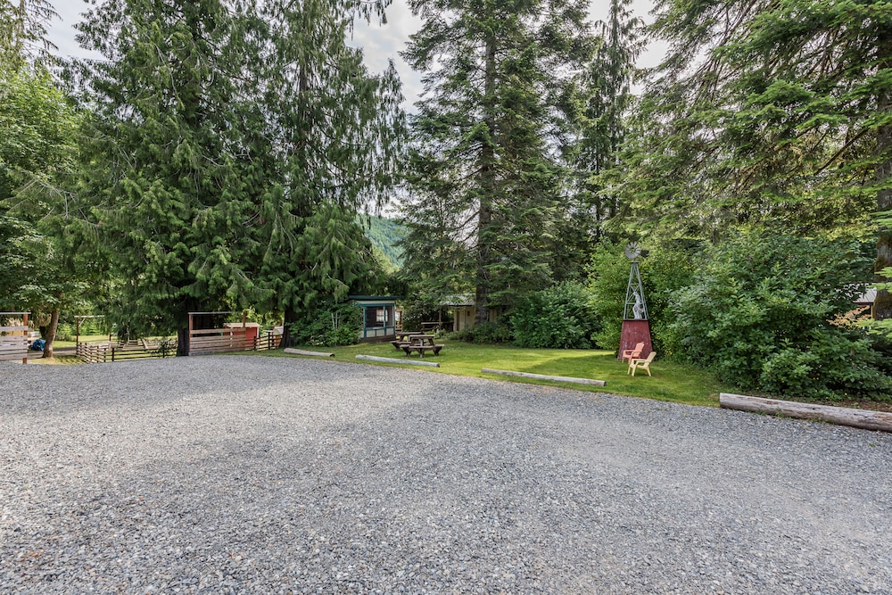 Emerald Valley Inn - photo 69