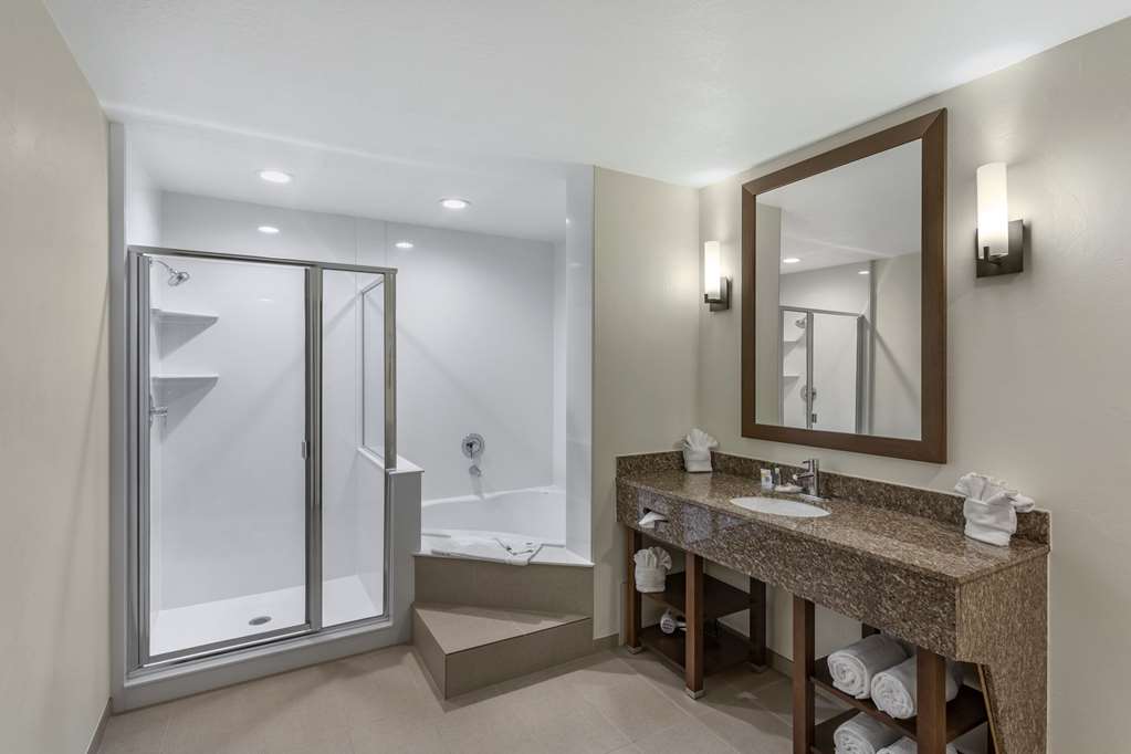 Comfort Suites Ogden Conference Center - photo 36