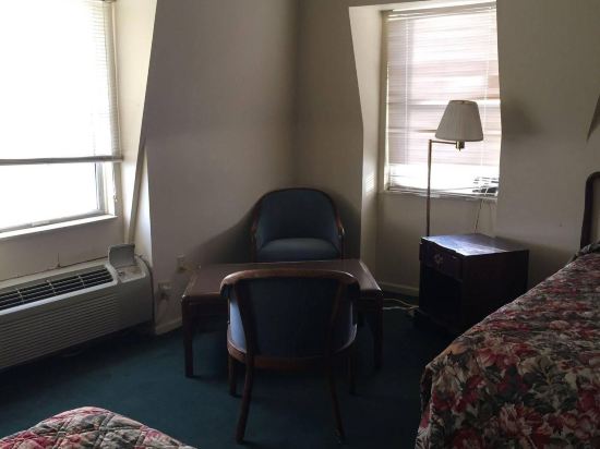 Red Carpet Inn Piqua - photo 15
