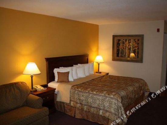 Saratoga Inn & Suites - photo 10