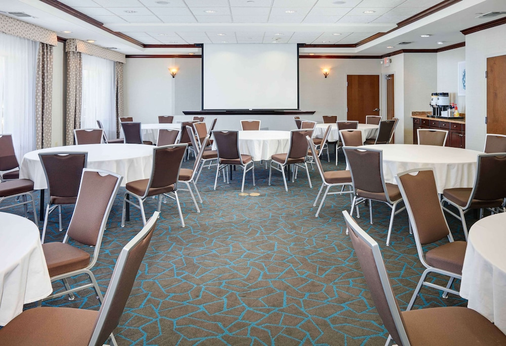 Hampton Inn & Suites Dallas Arlington South - photo 35