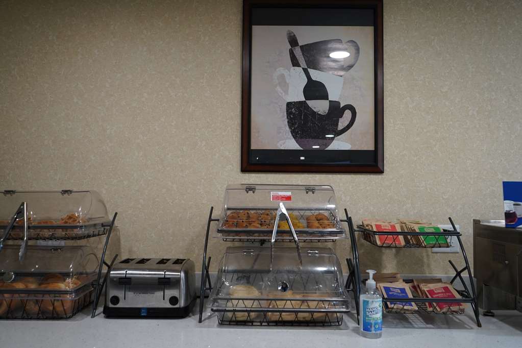 Baymont by Wyndham Bridgeport Frankenmuth - photo 36