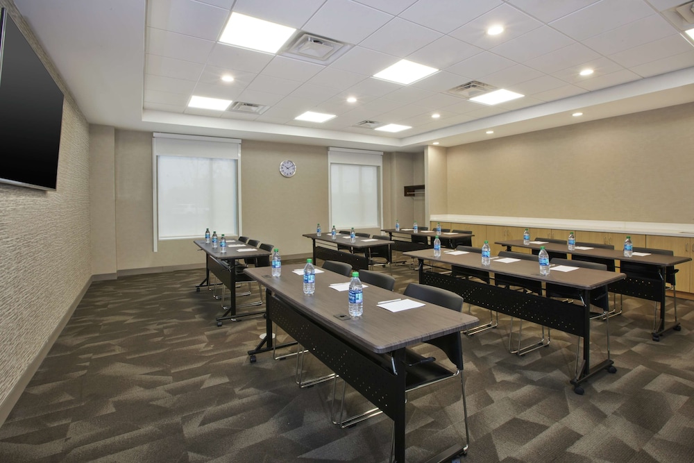 Home2 Suites By Hilton West Bloomfield Detroit - photo 22