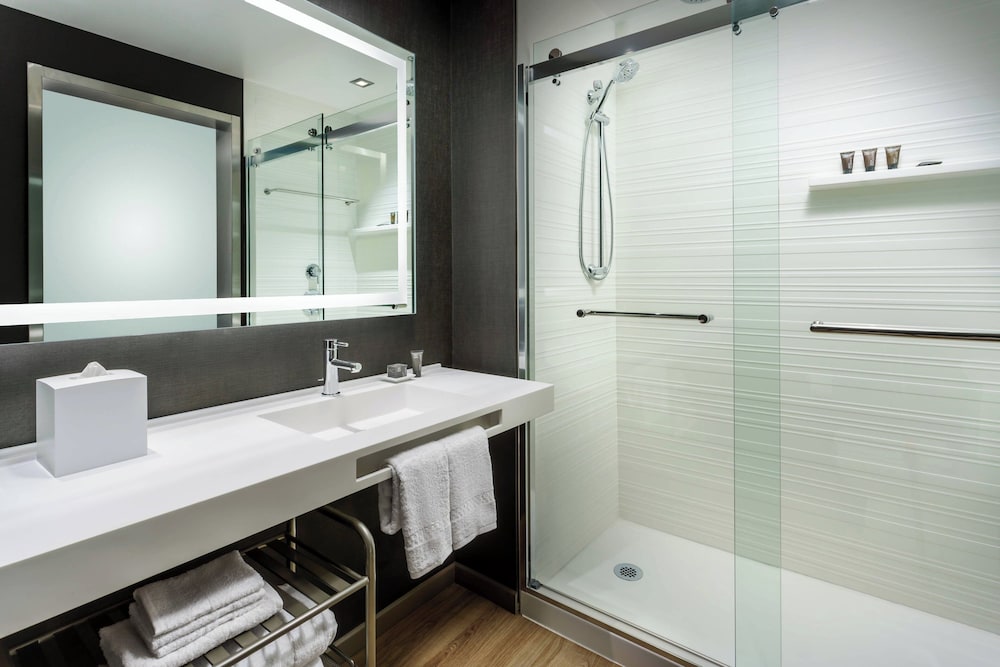 AC Hotel by Marriott San Francisco Airport Oyster Point Waterfront - photo 21