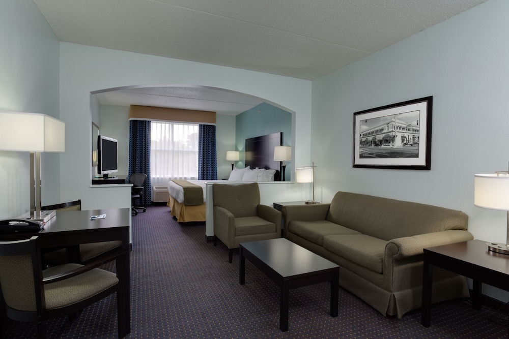 Holiday Inn Express Suites Plant City by IHG - photo 14
