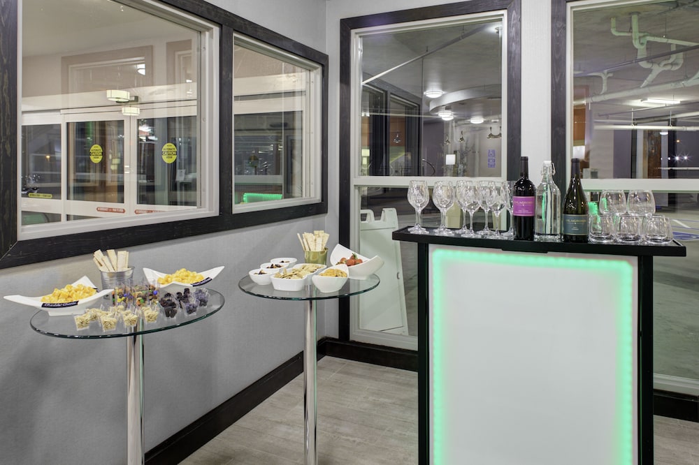 Holiday Inn Windsor Wine Country by IHG - photo 20