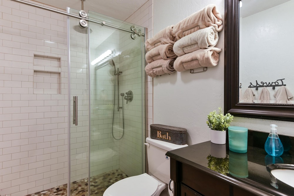 Matchplay Resort Amenities W Indoor Pool Comfort Meets Style And Fun - photo 18