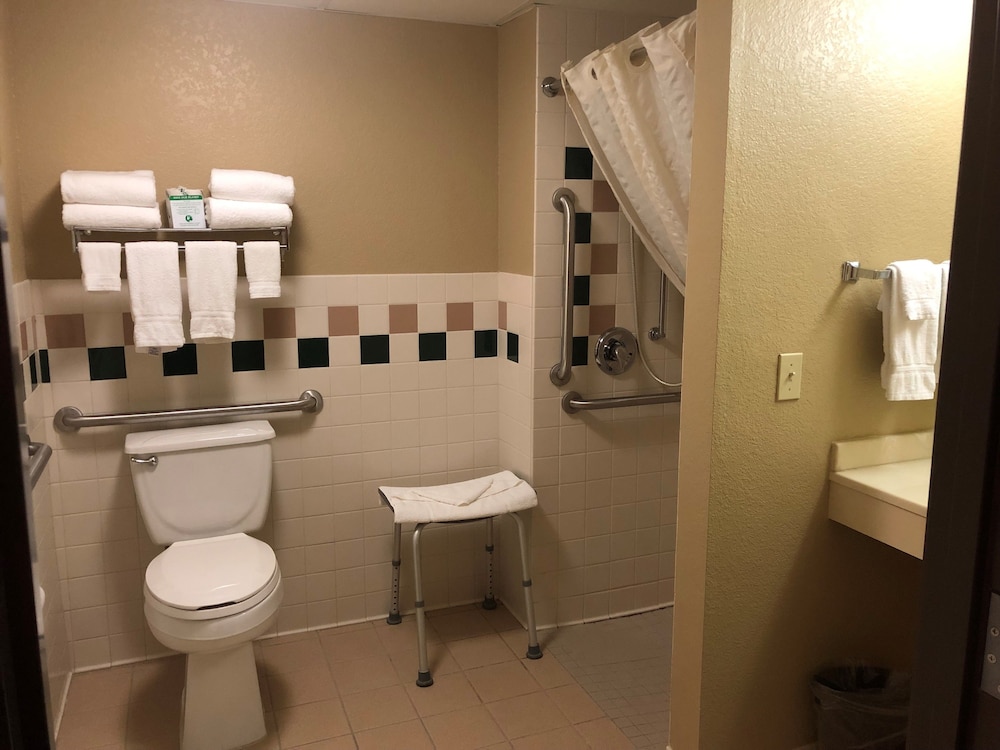 Boarders Inn & Suites by Cobblestone Hotels Fayette - photo 33