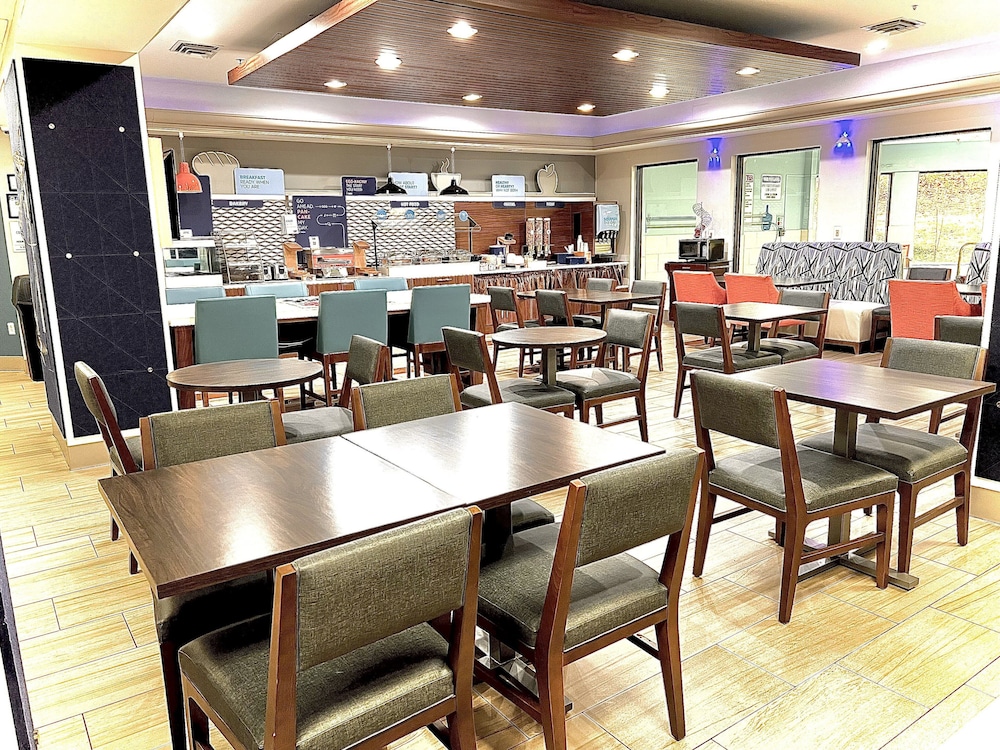 Holiday Inn Express Hershey Harrisburg Area by IHG - photo 63