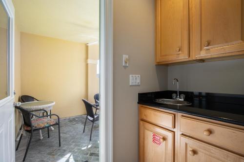 Coastal Pleasure Dbts 4792 Ocean Blvd 4Br 3.5Ba - photo 38