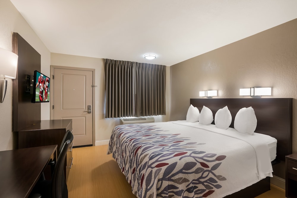 Red Roof Inn Stockton - photo 12