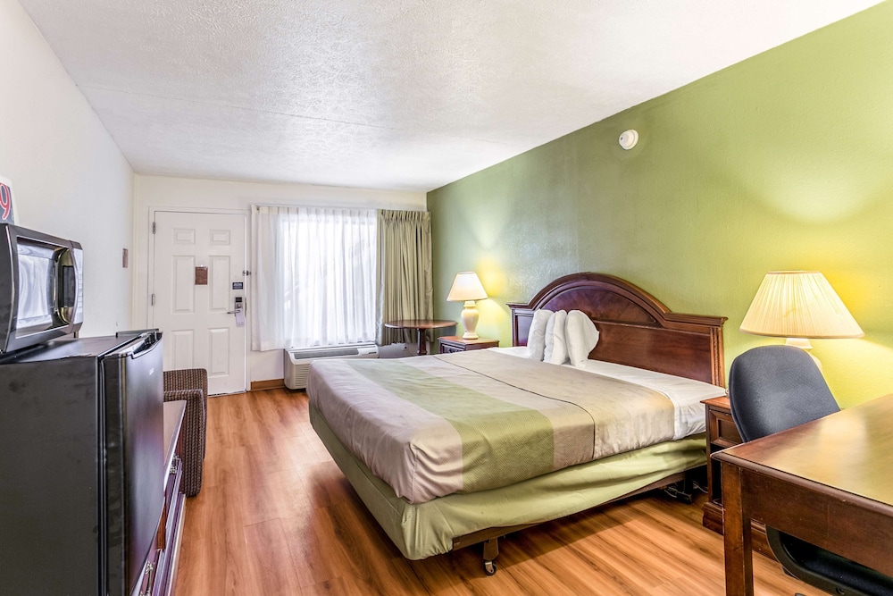 Americas Best Value Inn Edgewood - photo 10