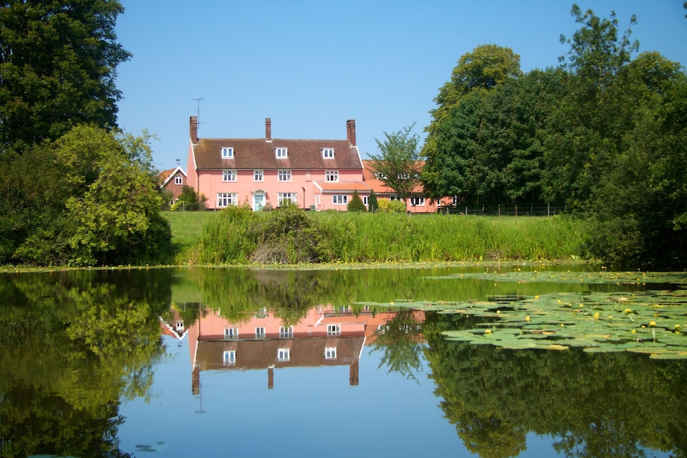 Colston Hall Farmhouse B&B — 4-Star Luxury Hotel in Woodbridge, United Kingdom