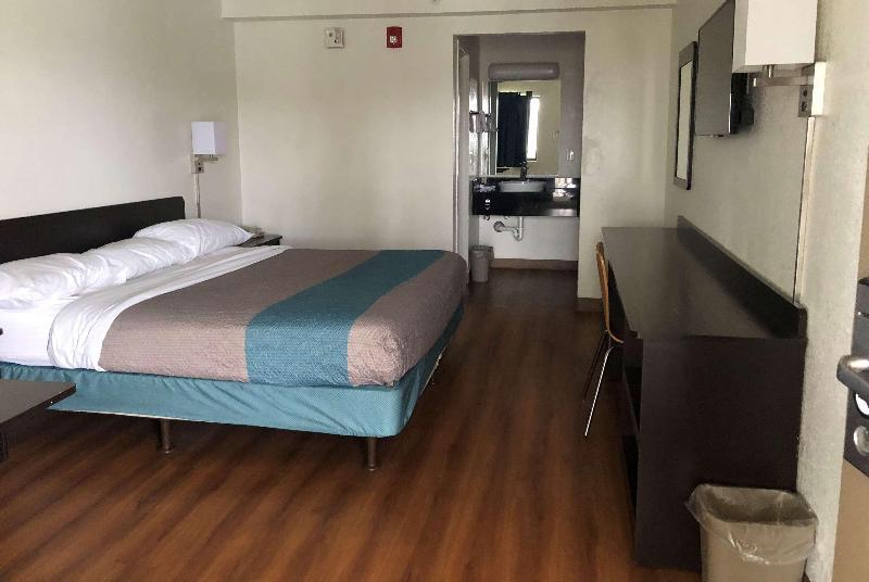 Days Inn by Wyndham Indianapolis South - photo 24