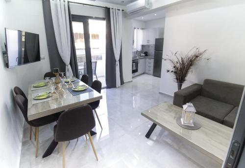 Nick and Helen — 4-Star Luxury Hotel in Rethymno, Greece