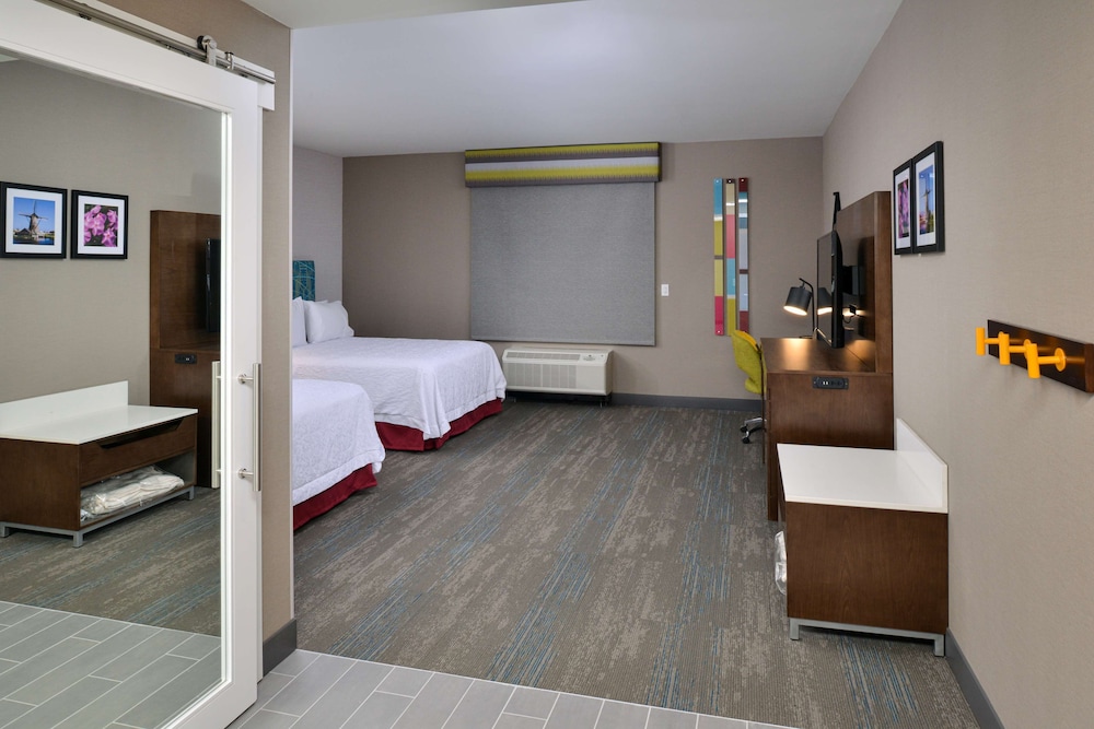 Hampton Inn & Suites Adrian - photo 7