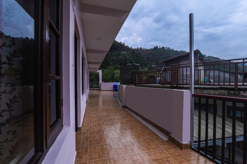 Oyo 15935 Hotel Laksh Shivay — Dalhousie