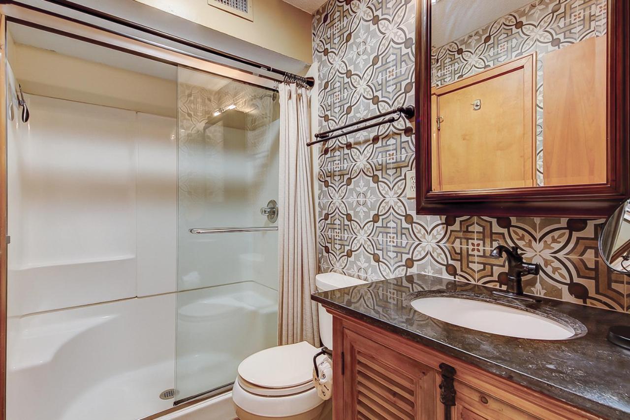 Shipwatch Road 1413 in Kiawah Island, United States