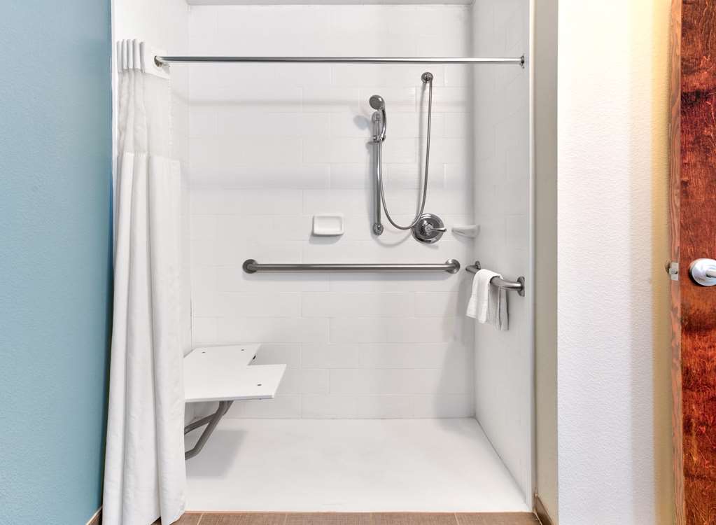 Wingate by Wyndham Longview North - photo 25