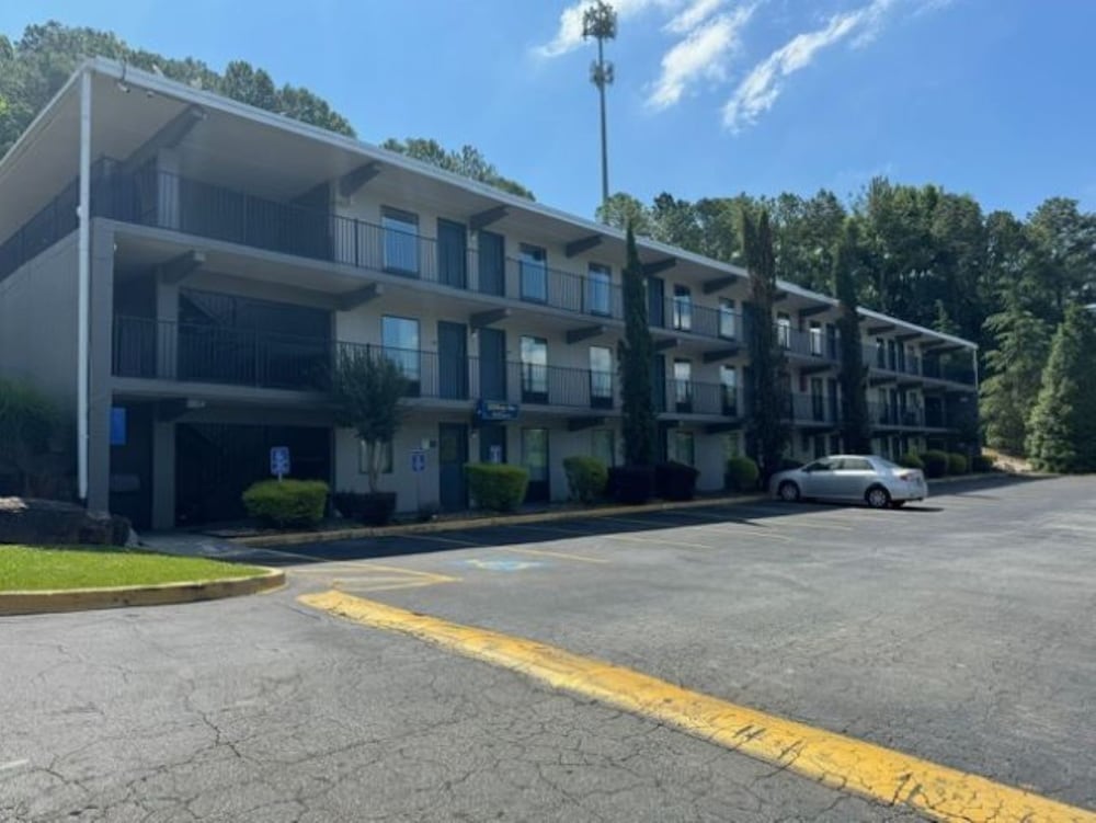 Hilltop Inn - carbon neutral hotel in Conley