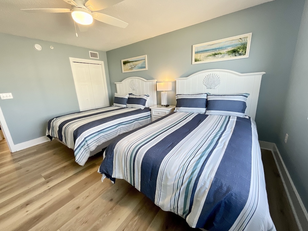 1003 Brighton Fully Remodeled And Access To Resort Amenities 2 Bedroom Condo - photo 4