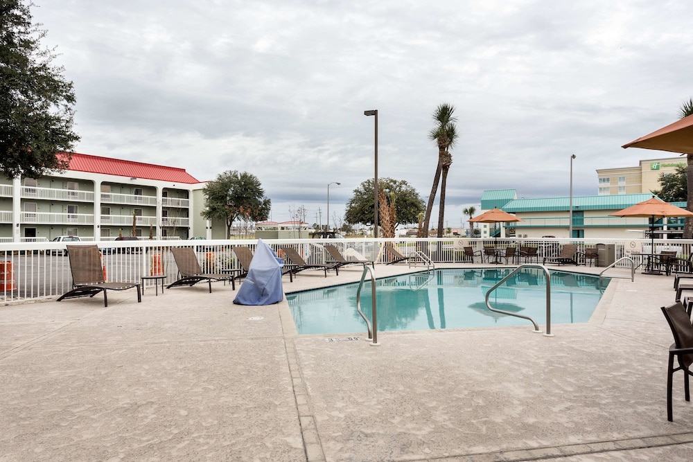 Quality Inn Gulfport I 10 - photo 25
