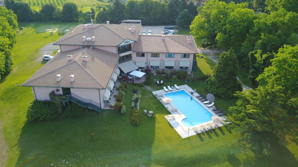 Al Ponte — 4-Star Luxury Hotel in Gradisca D'isonzo, Italy