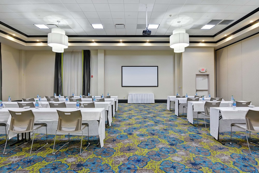 Hilton Garden Inn West Little Rock - photo 26