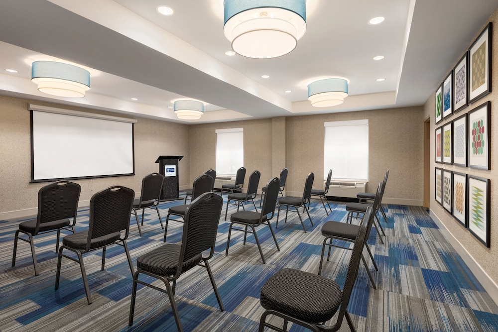 Holiday Inn Express & Suites Philadelphia Mt. Laurel by IHG - photo 43
