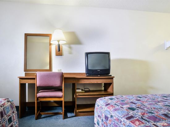 Motel 6 Topeka West - photo 17