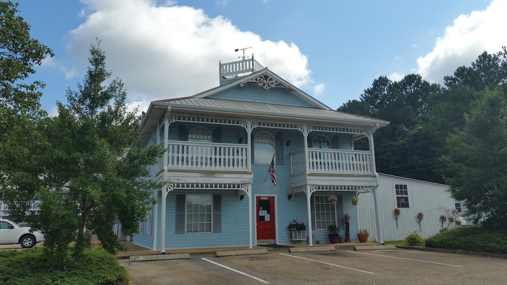 Victorian Inn in Iuka, United States