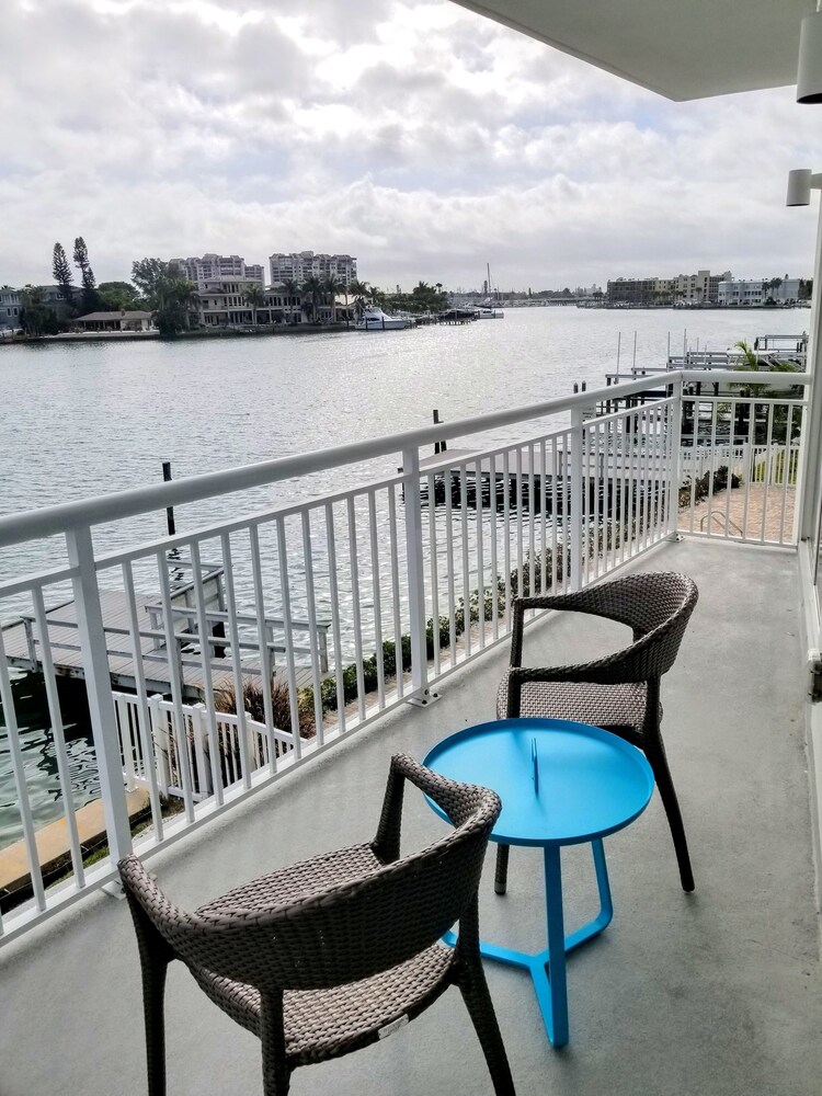 Provident Oceana Beachfront Suites - photo 22
