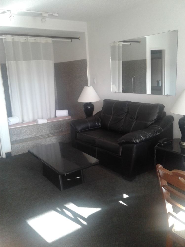 Desert Rose Inn - photo 13