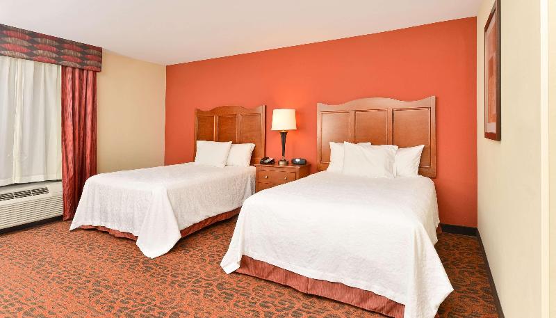Hampton Inn Ottumwa - photo 75