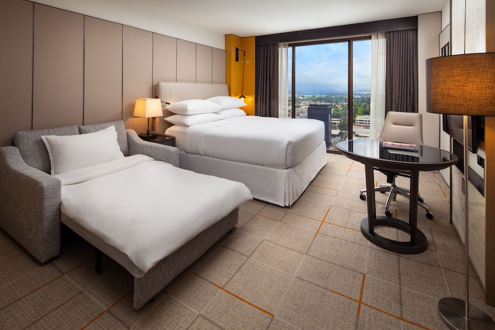 Sheraton Universal Hotel - photo 35